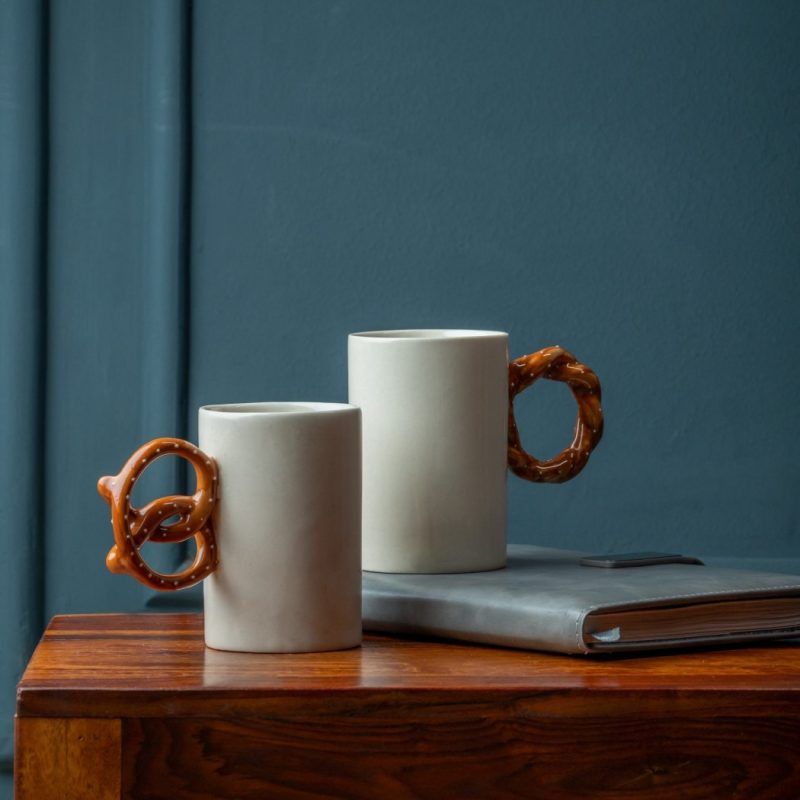 pretzel bagel mug set